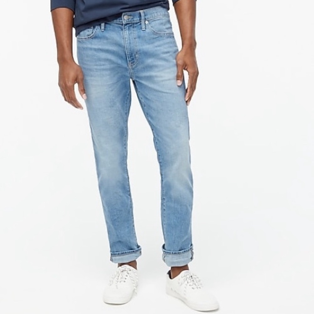 J. Crew Slim Fit Men's Jean, K7752 Signature Flex, Men's Size 35/32. Light Wash